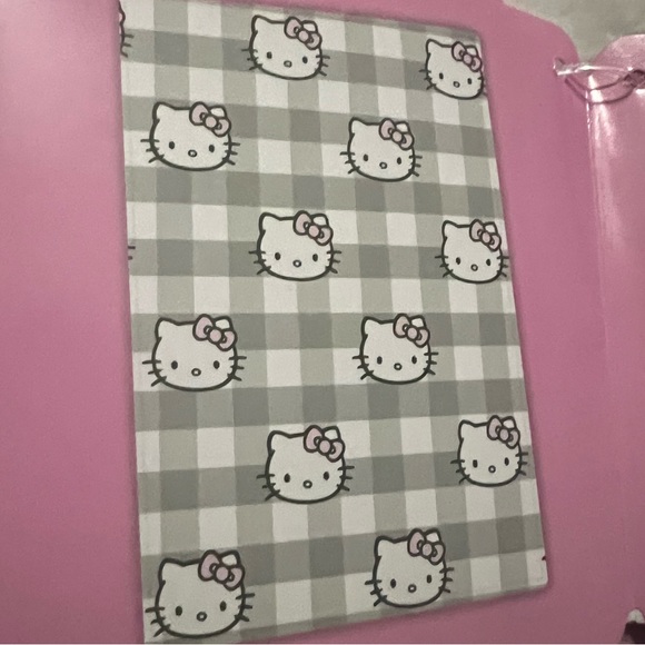 NWT Hello Kitty Plush Throw - Picture 4 of 6